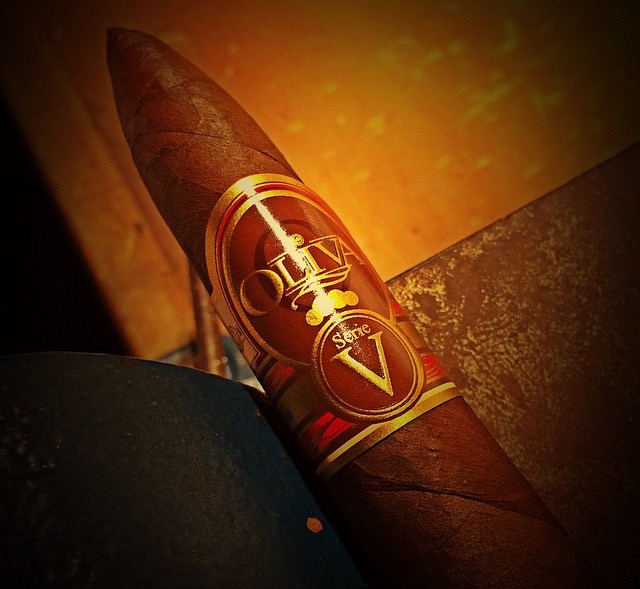 Oliva Serie V Cigar Review